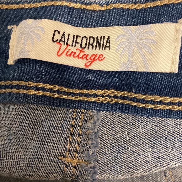 California Vintage Premium Bootcut Flared Medium Wash Jeans. - Picture 4 of 10